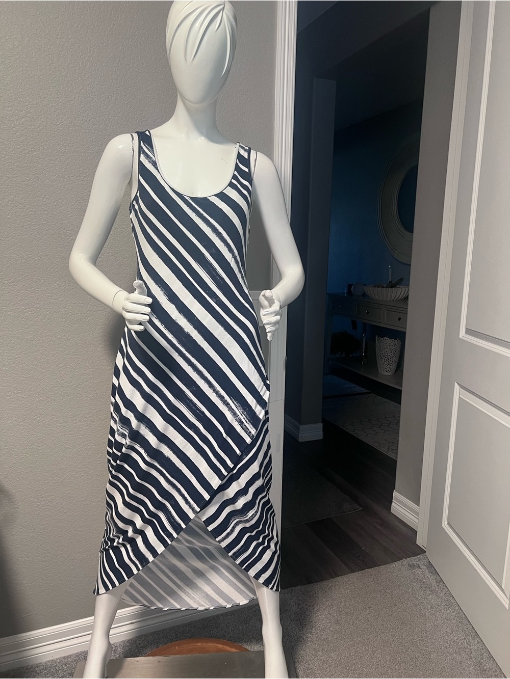 Tommy Bahama Brushed Beaker Diagonal Stripe Maxi Dress. Size SP